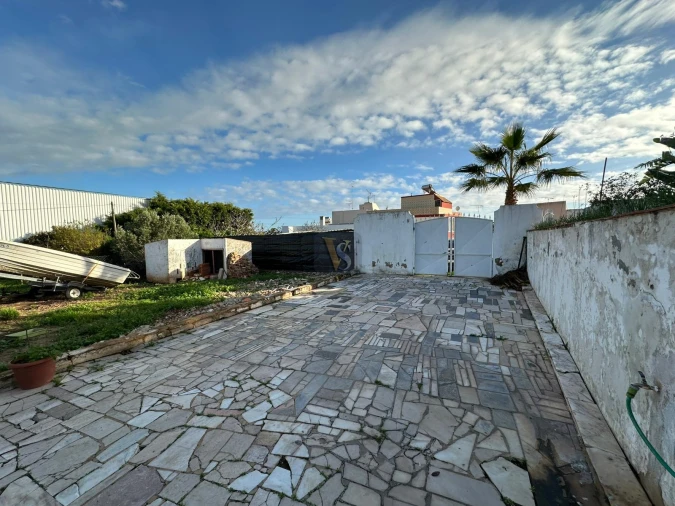 Moradia T2 para Venda em Quelfes