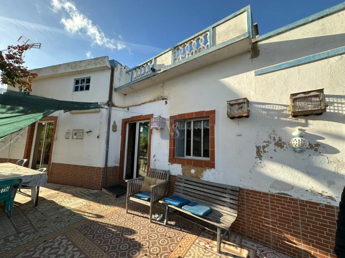 Moradia T2 para Venda em Quelfes Foto 6