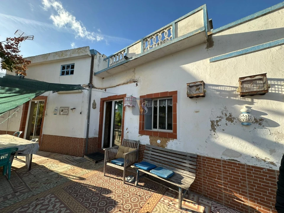 Moradia T2 para Venda em Quelfes Foto 6