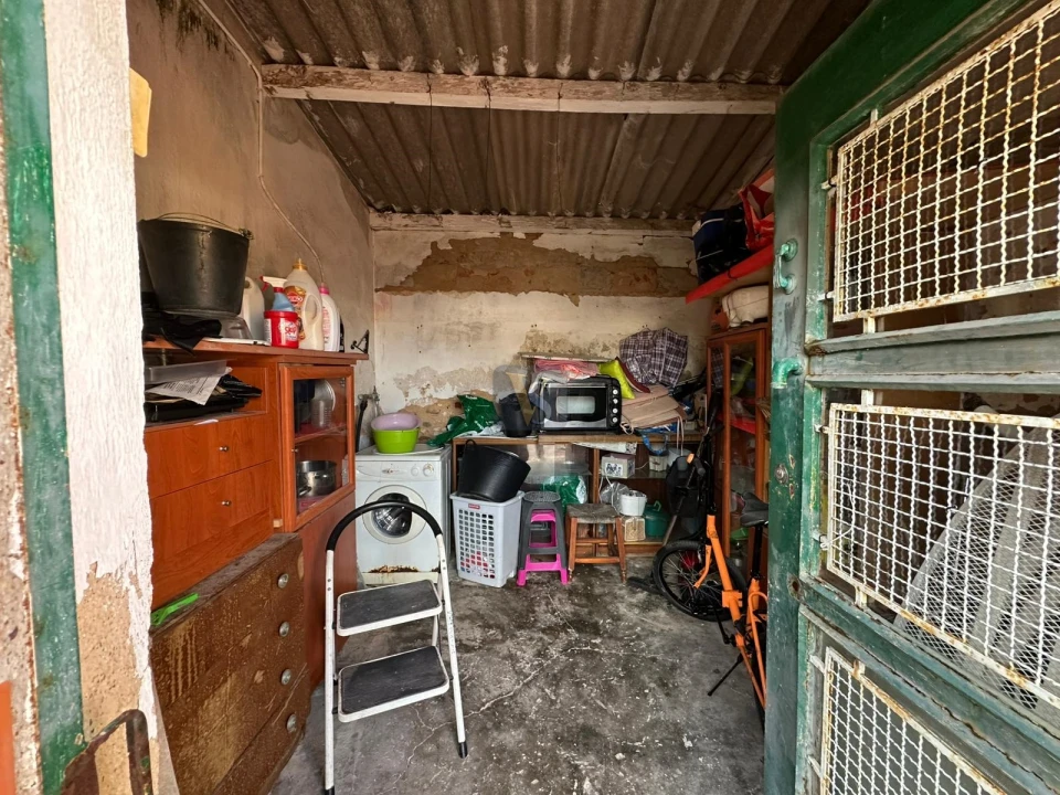 Moradia T2 para Venda em Quelfes Foto 9