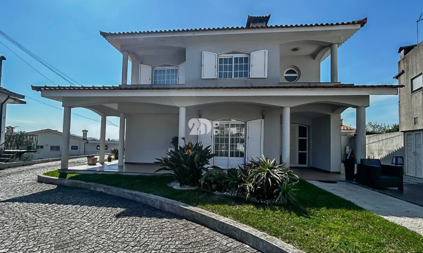 Moradia T4 para Venda em Lemenhe, Mouquim e Jesufrei Foto 1