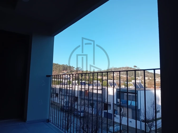 Apartamento T3 para Venda em Oliveira (Santa Maria) Foto 3