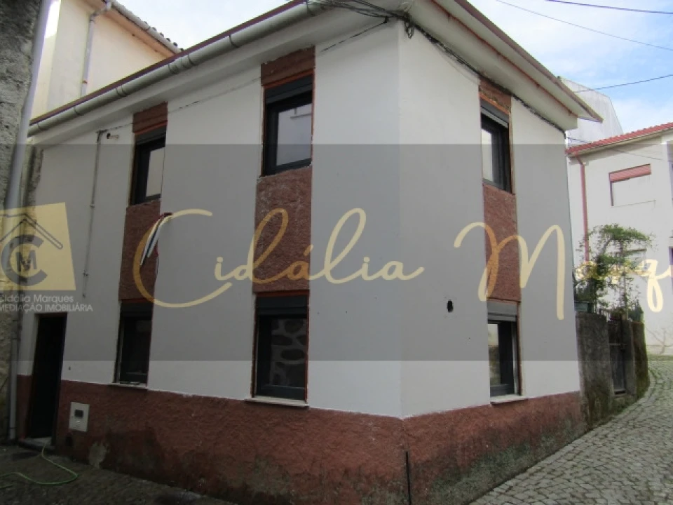 Moradia T1 para Venda em Viseu Foto 1