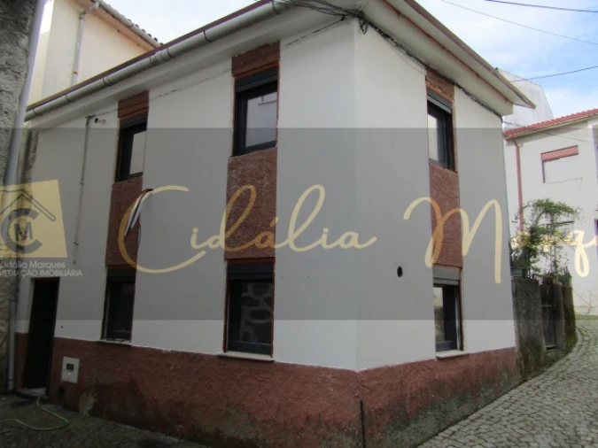 Moradia T1 para Venda em Viseu Foto 1