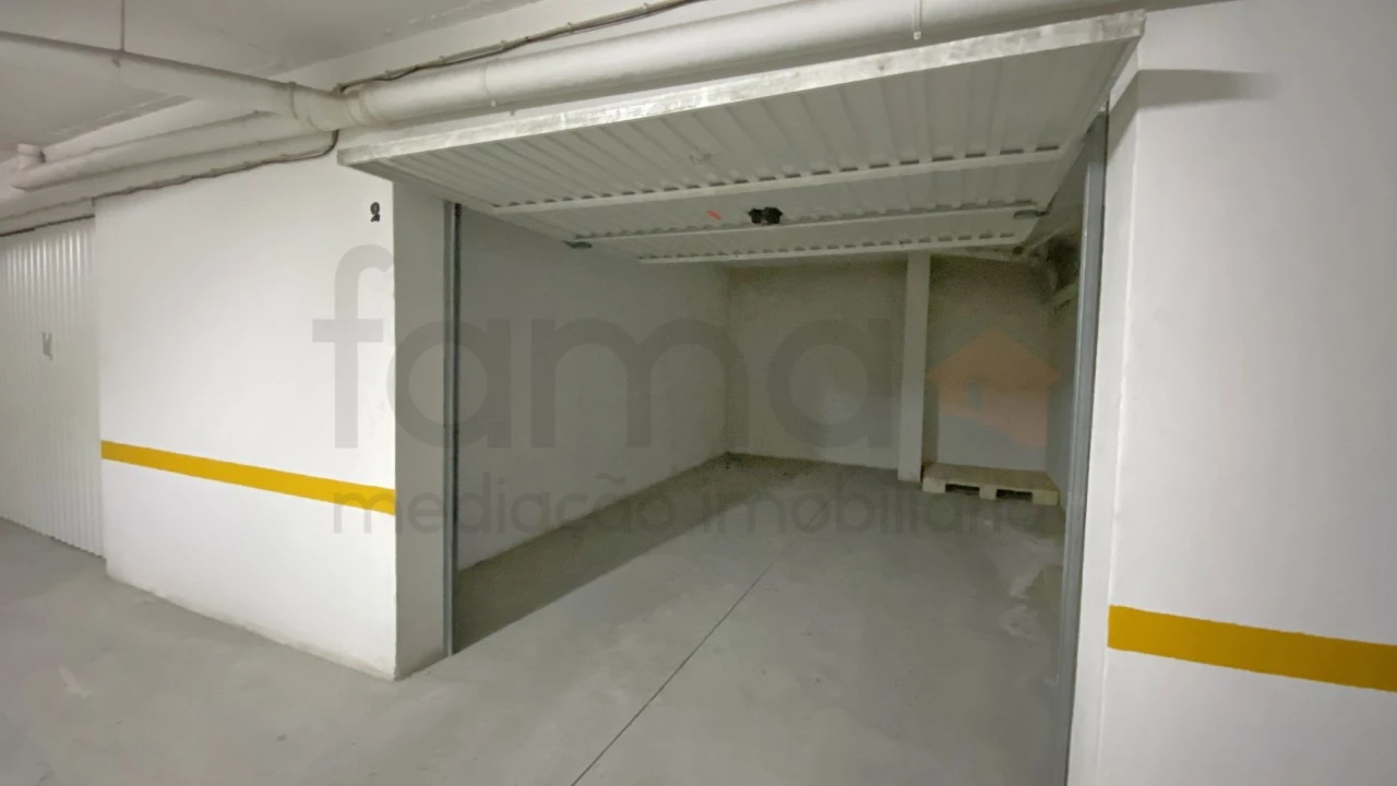 Garagem para Arrendamento em Pinhal Novo Foto 1