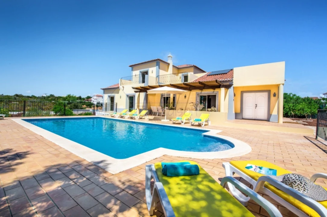 Moradia T4 para Venda em Quelfes Foto 24