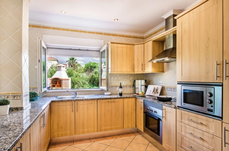 Moradia T4 para Venda em Quelfes Foto 12