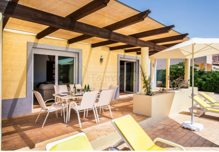 Moradia T4 para Venda em Quelfes Foto 14