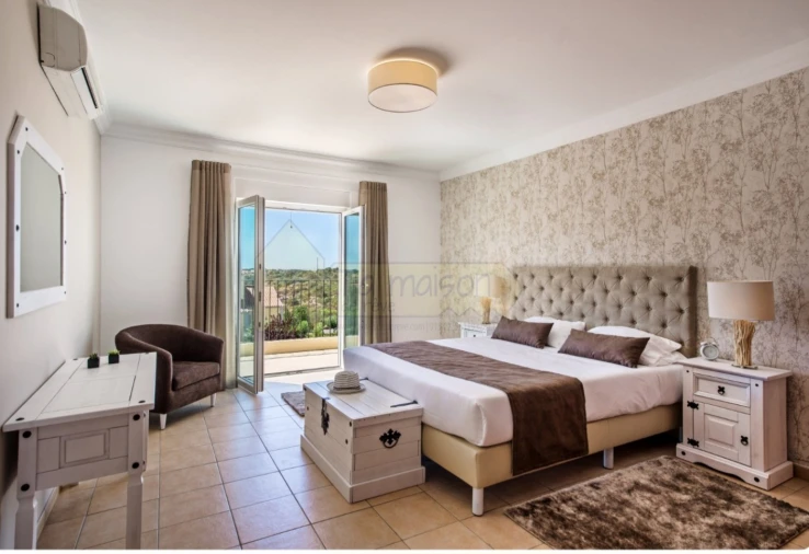 Moradia T4 para Venda em Quelfes Foto 15