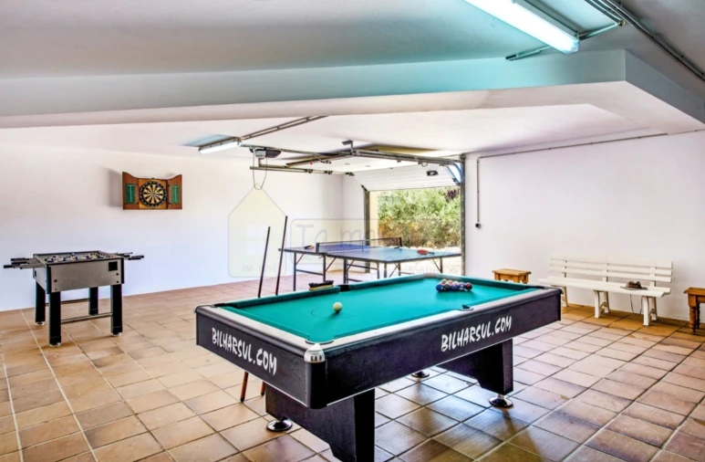 Moradia T4 para Venda em Quelfes Foto 18