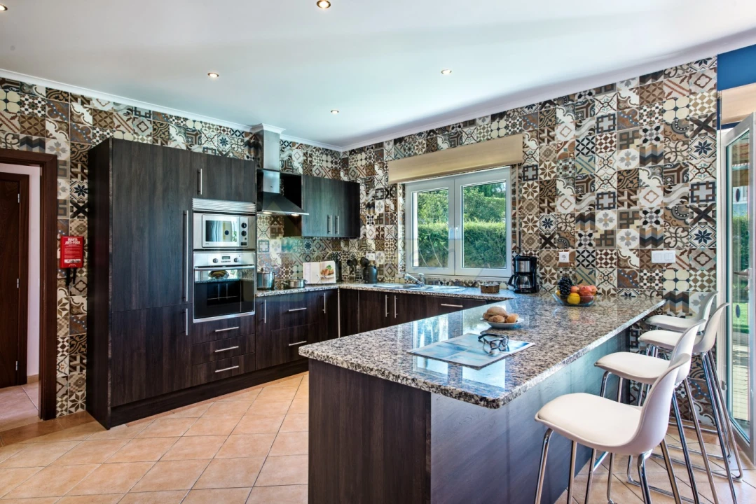 Moradia T4 para Venda em Quelfes Foto 4