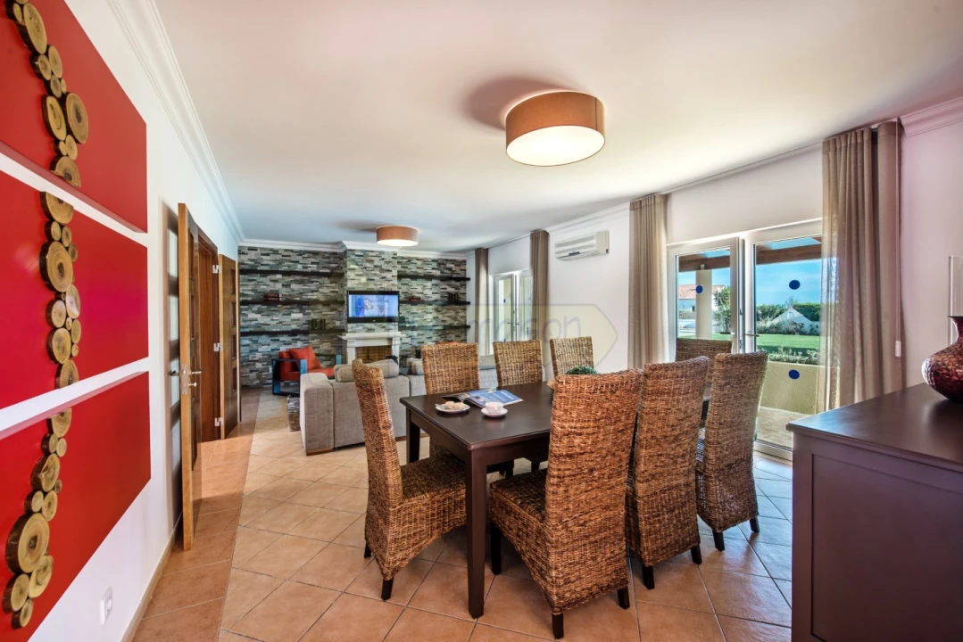 Moradia T4 para Venda em Quelfes Foto 7