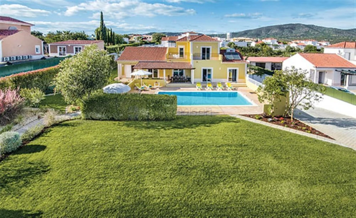 Moradia T4 para Venda em Quelfes Foto 20