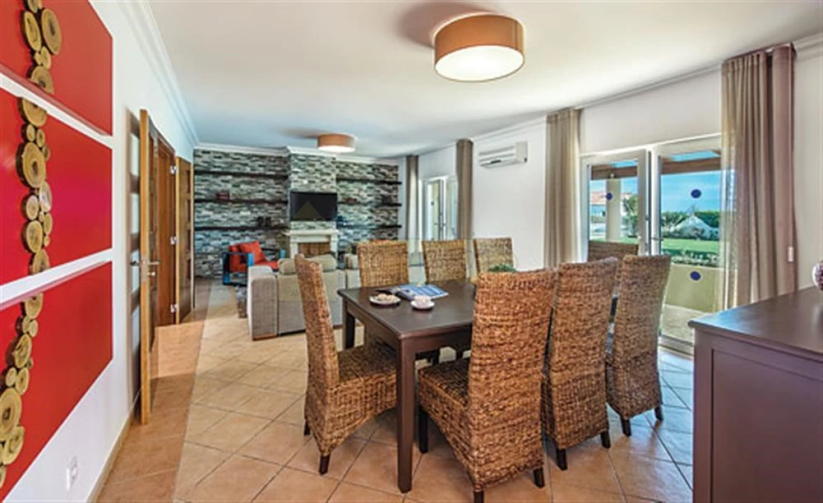 Moradia T4 para Venda em Quelfes Foto 22