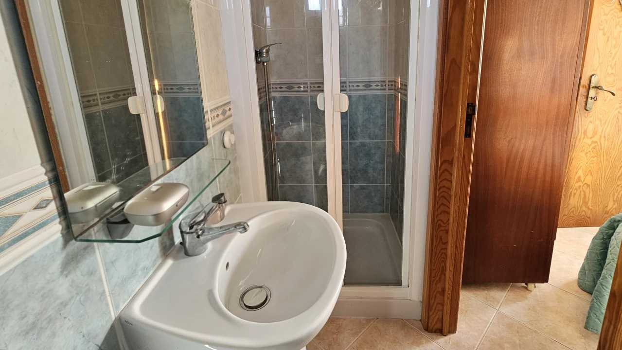 Moradia T3 para Venda em Atouguia da Baleia Foto 16