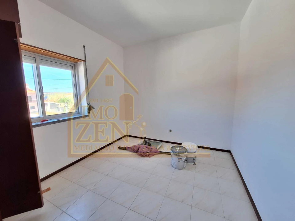 Apartamento T2 para Venda em Alfeizerão Foto 2