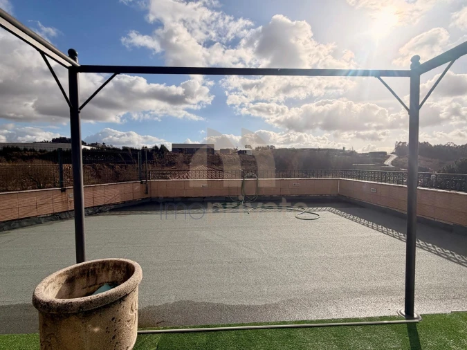 Prédio para Venda em Carvalhosa Foto 7