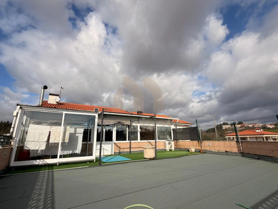 Prédio para Venda em Carvalhosa Foto 6