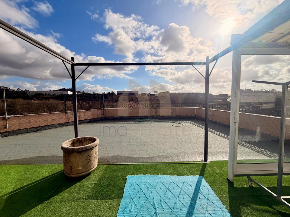 Prédio para Venda em Carvalhosa Foto 4