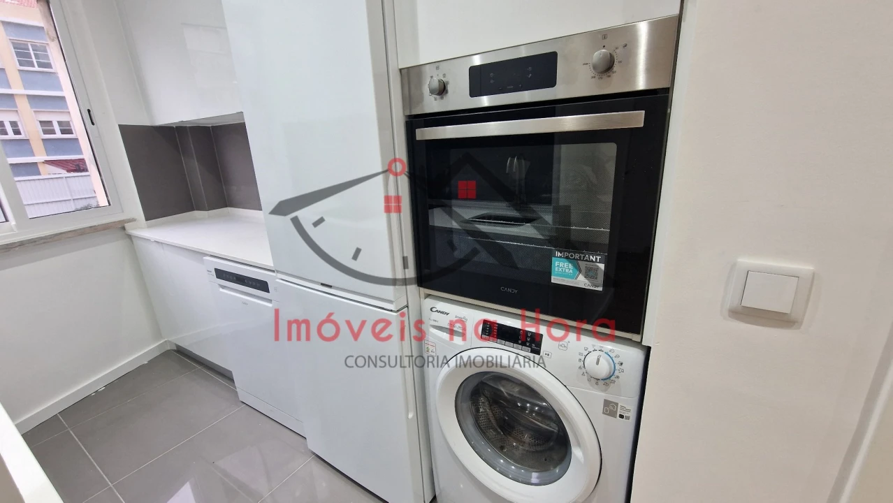 Apartamento T3 para Venda em Queluz e Belas Foto 1