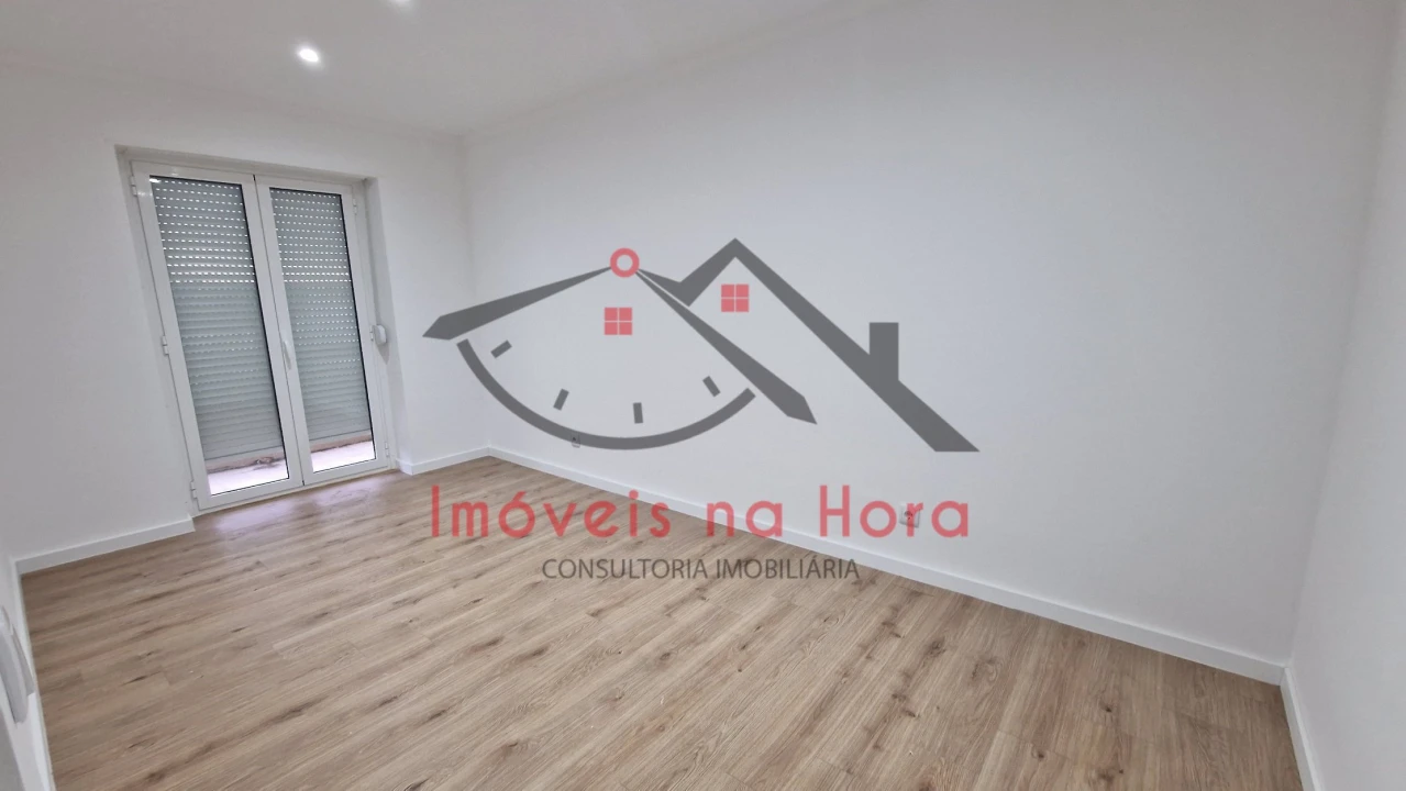 Apartamento T3 para Venda em Queluz e Belas Foto 17
