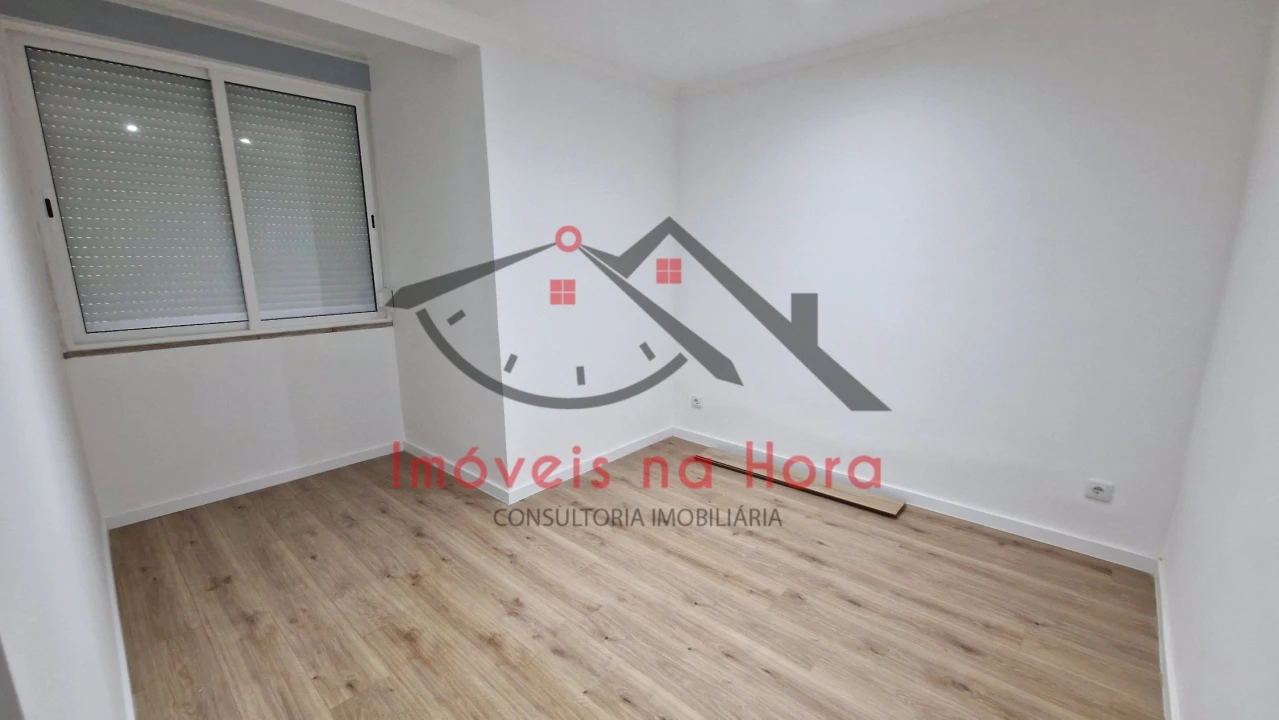 Apartamento T3 para Venda em Queluz e Belas Foto 11