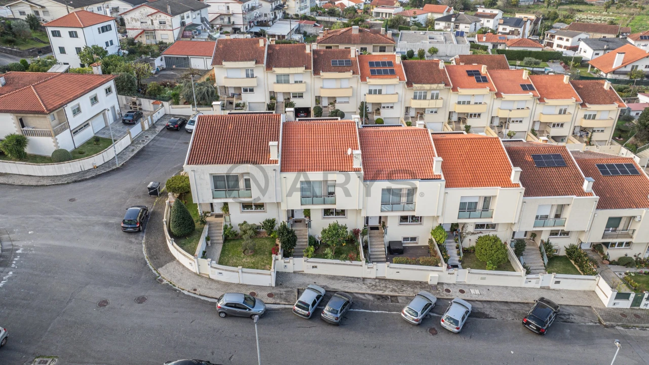 Moradia T4 para Venda em Ferreiros e Gondizalves Foto 1