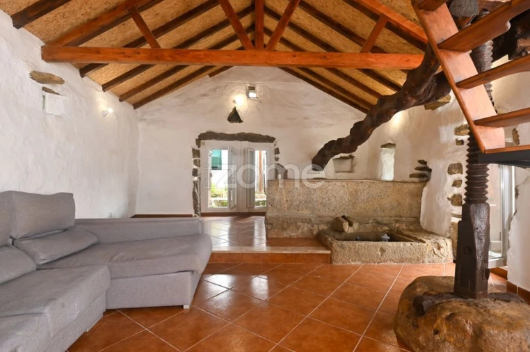 Moradia T3 para Venda em Igreja Nova e Cheleiros Foto 1