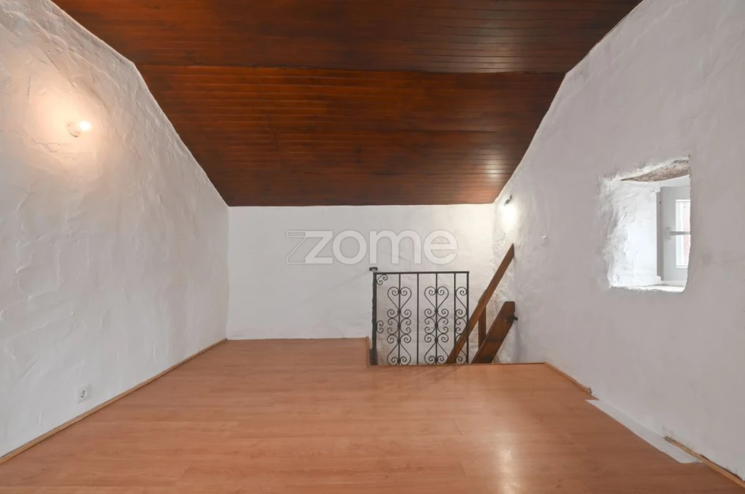 Moradia T3 para Venda em Igreja Nova e Cheleiros Foto 21