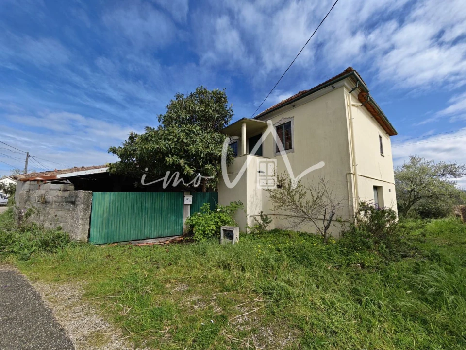 Moradia T3 para Venda em Santiago e São Simão de Litém e Albergaria dos Doze Foto 1