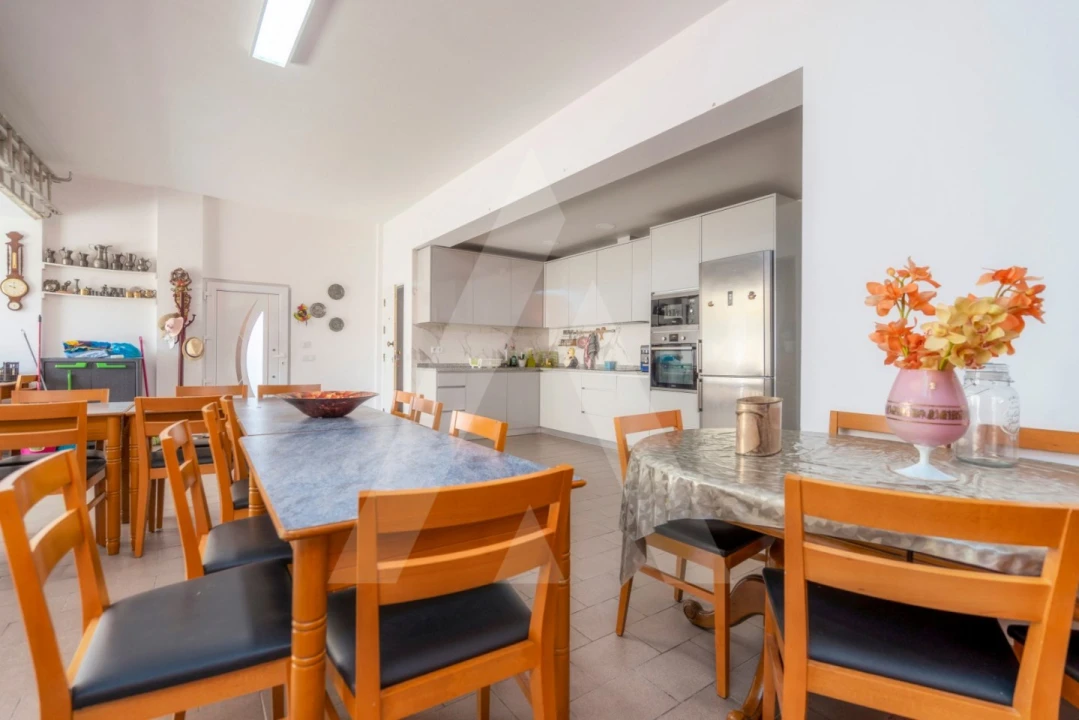 Moradia T4 para Venda em Quarteira Foto 19