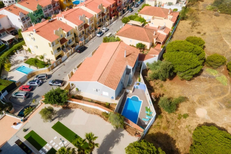 Moradia T4 para Venda em Quarteira Foto 2