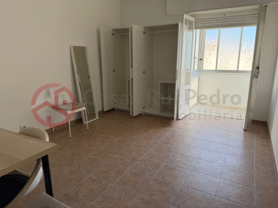 Apartamento T3 para Venda em Laranjeiro e Feijó Foto 6