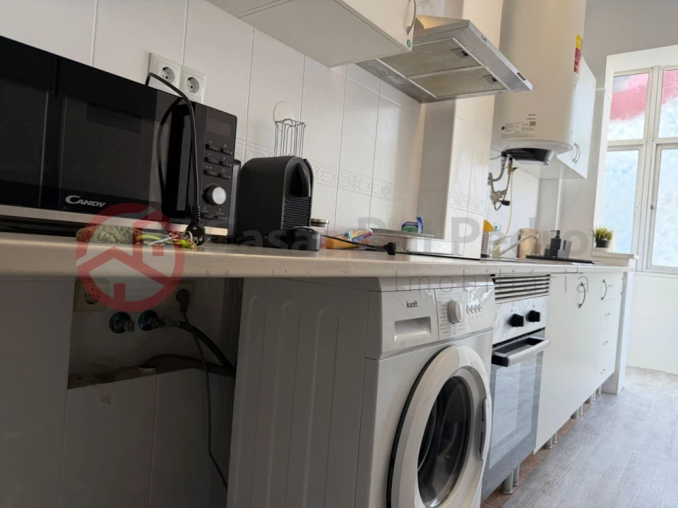 Apartamento T4 para Venda em Laranjeiro e Feijó Foto 5