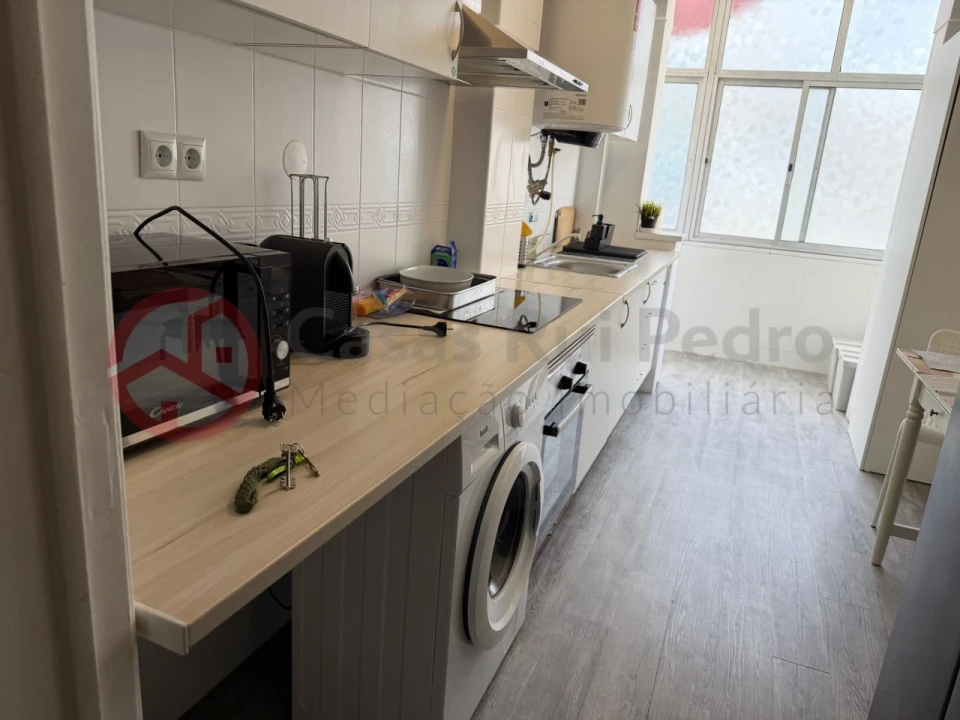 Apartamento T4 para Venda em Laranjeiro e Feijó Foto 6