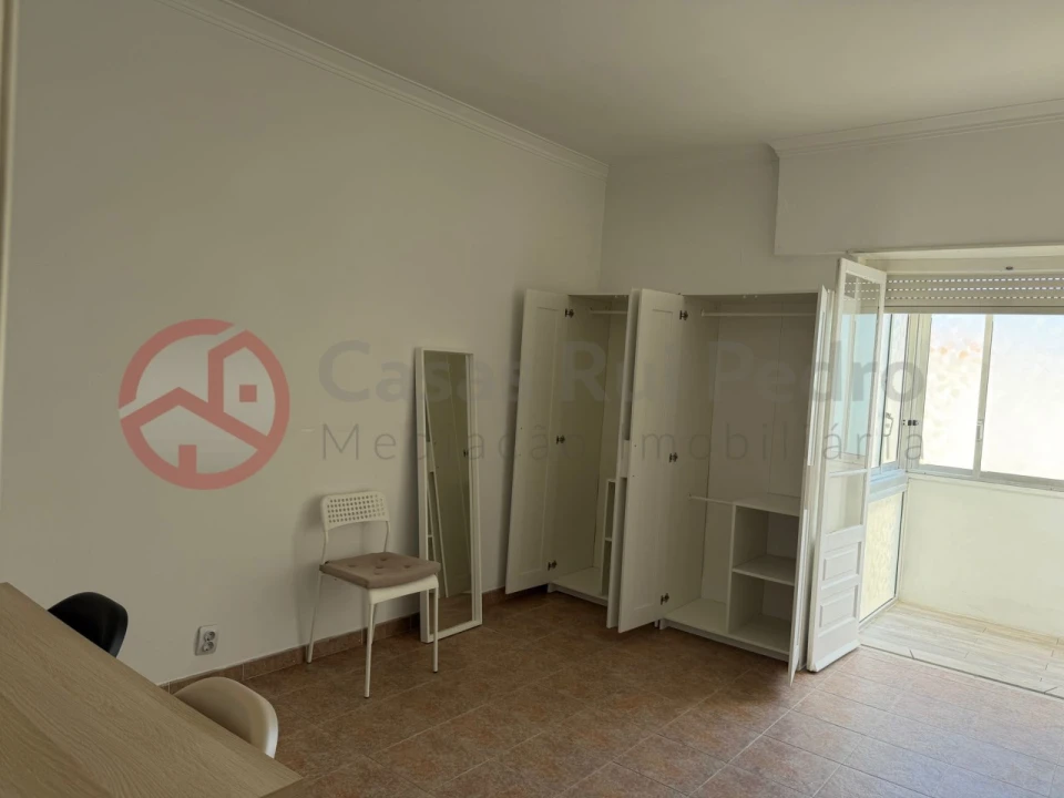 Apartamento T4 para Venda em Laranjeiro e Feijó Foto 11