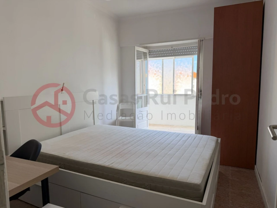 Apartamento T4 para Venda em Laranjeiro e Feijó Foto 19