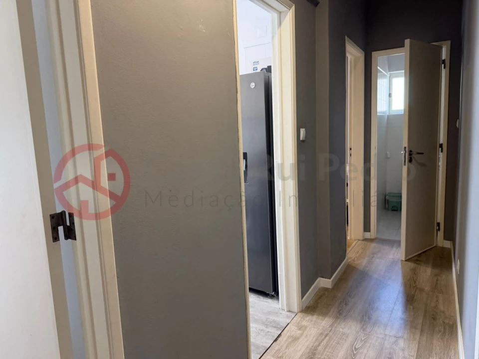 Apartamento T4 para Venda em Laranjeiro e Feijó Foto 27