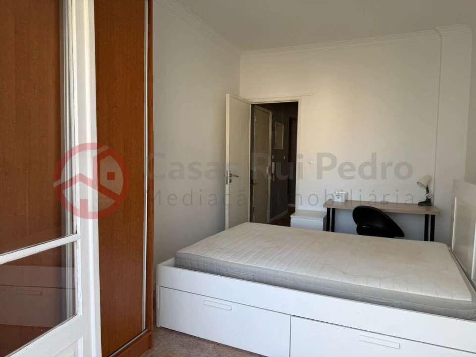 Apartamento T4 para Venda em Laranjeiro e Feijó Foto 30