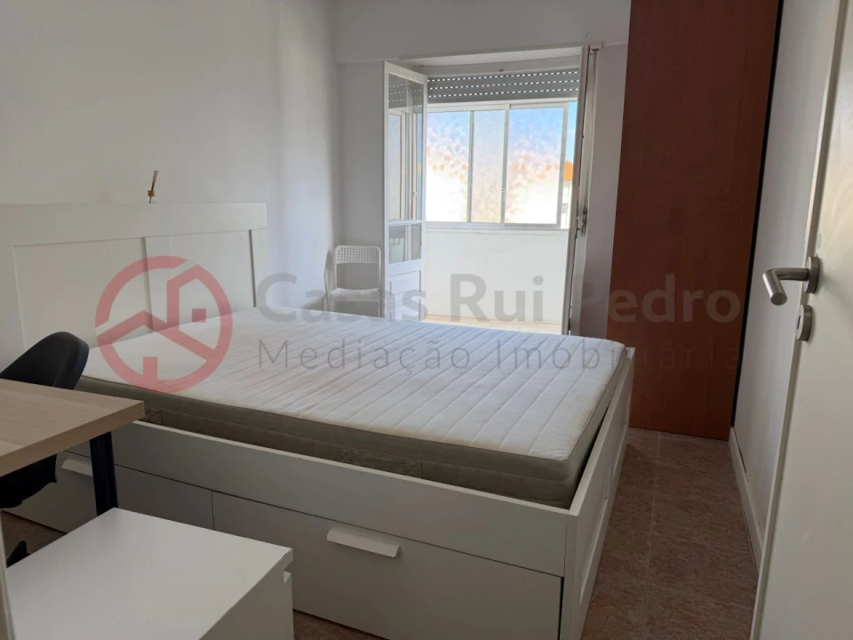 Apartamento T4 para Venda em Laranjeiro e Feijó Foto 31