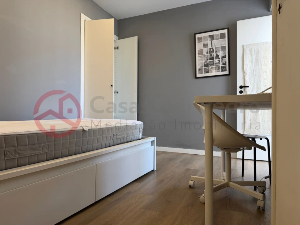 Apartamento T4 para Venda em Laranjeiro e Feijó Foto 32