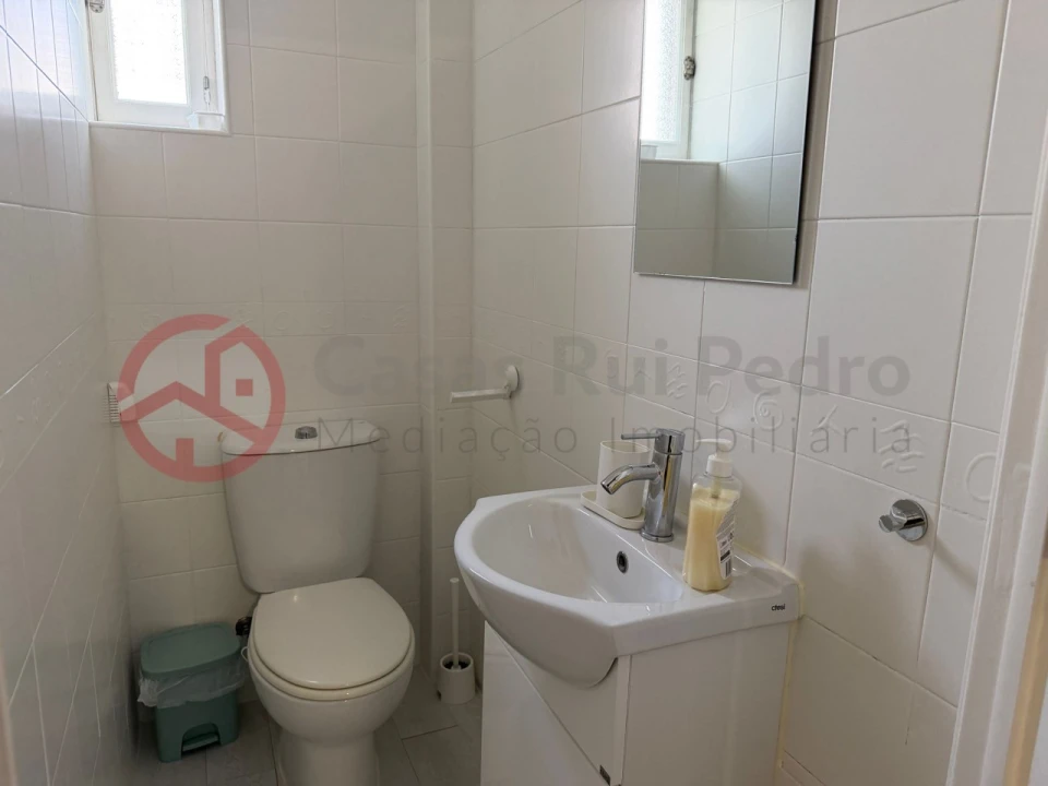 Apartamento T4 para Venda em Laranjeiro e Feijó Foto 33