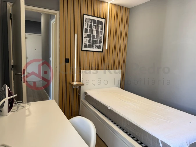 Apartamento T4 para Venda em Laranjeiro e Feijó Foto 15