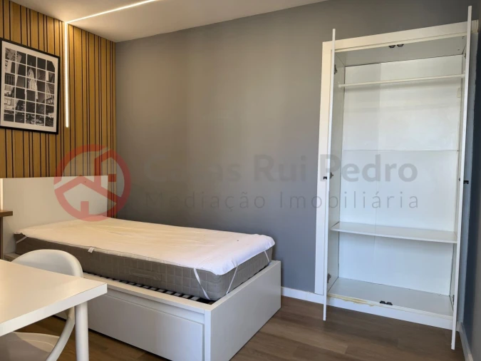 Apartamento T4 para Venda em Laranjeiro e Feijó Foto 16