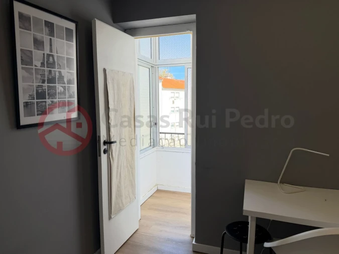 Apartamento T4 para Venda em Laranjeiro e Feijó Foto 18