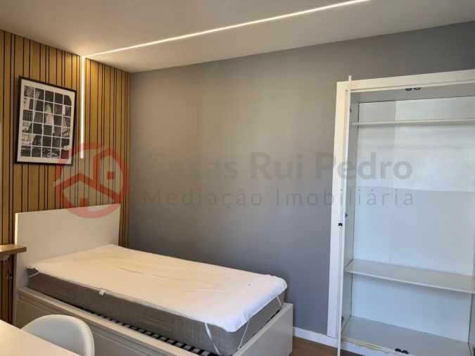 Apartamento T4 para Venda em Laranjeiro e Feijó Foto 23