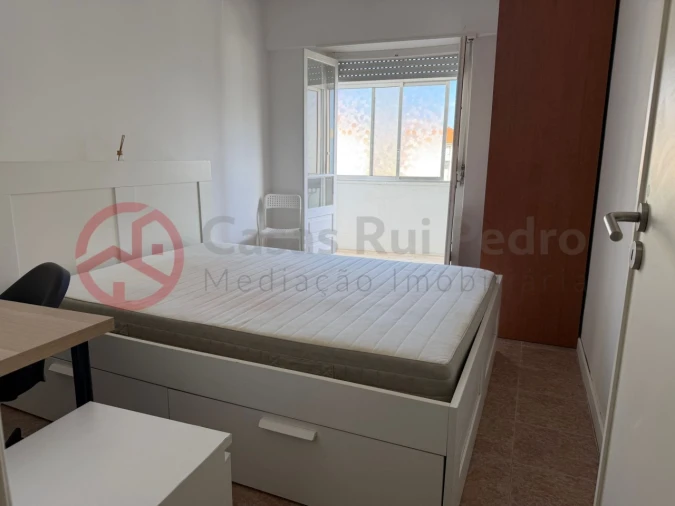 Apartamento T4 para Venda em Laranjeiro e Feijó Foto 31