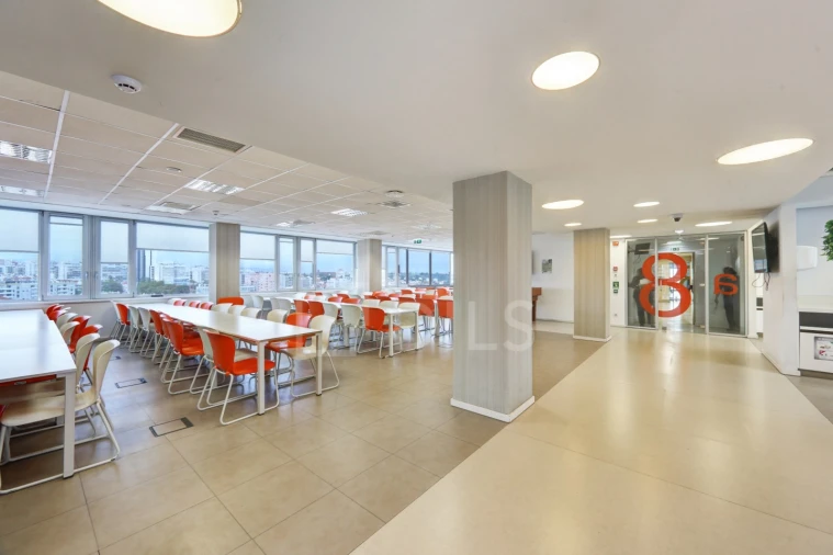 Escritório para Arrendamento em Areeiro Foto 16