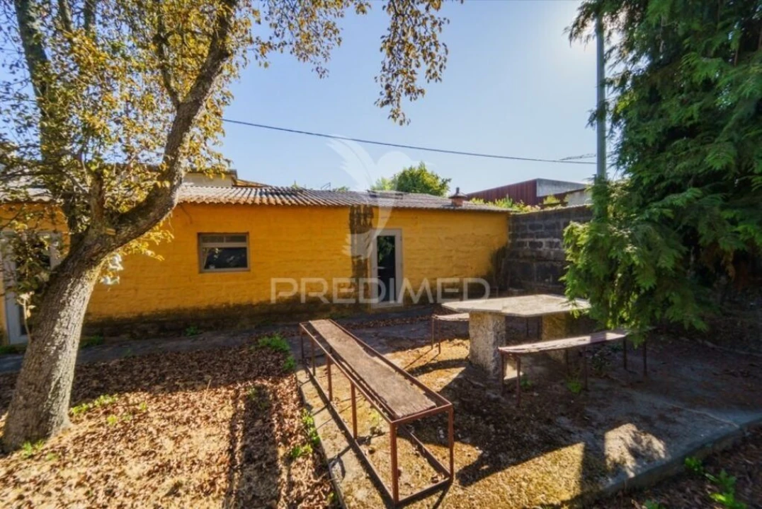 Moradia T8 para Venda em Oliveira, São Paio e São Sebastião Foto 12