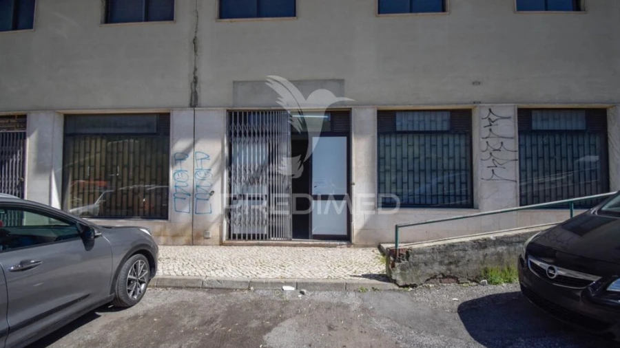 Loja para Venda em Queluz e Belas